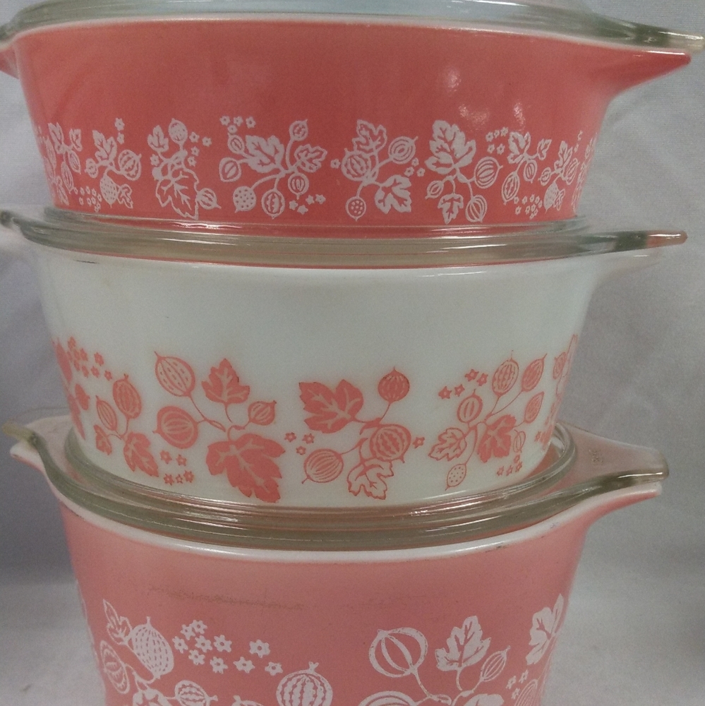 Mid-century Pyrex Pink Gooseberry Casserole Bowls - Picture 4 of 9
